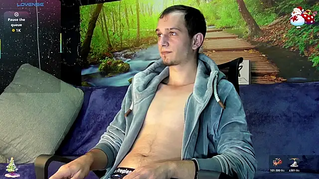 Snapshot of AxelMassimo chatting on 11.14.25 AxelMassimo online show from 11.14.25