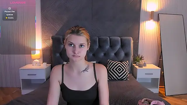 NightOpal online show from 12.04.25