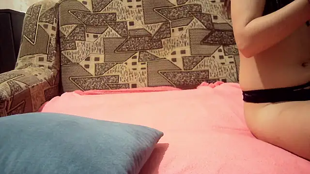 kiss lovely  online show from 02.18.26