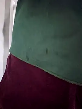 Snapshot of Virgin_Pussy_Horny chatting on 09.28.25 Virgin Pussy Horny online show from 09.28.25