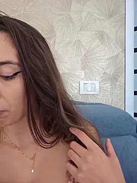 Snapshot of Virgin_Pussy_Horny chatting on 10.21.25 Virgin Pussy Horny online show from 10.21.25