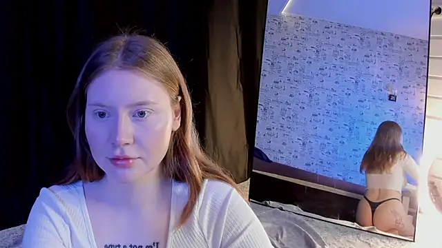 Snapshot of Lillie_Berry chatting on 10.09.25 Lillie Berry online show from 10.09.25