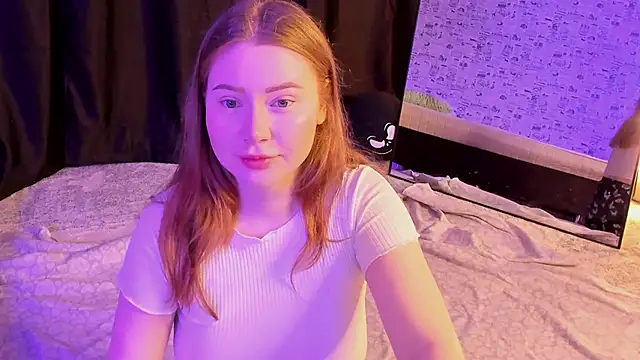 Snapshot of Lillie_Berry chatting on 11.08.25 Lillie Berry online show from 11.08.25