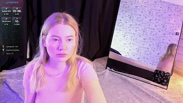 Snapshot of Lillie_Berry chatting on 11.16.25 Lillie Berry online show from 11.16.25