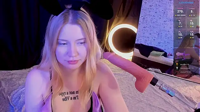 Snapshot of Lillie_Berry chatting on 11.22.25 Lillie Berry online show from 11.22.25