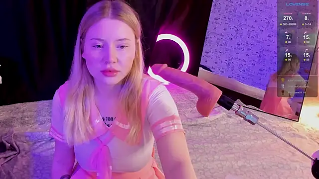 Snapshot of Lillie_Berry chatting on 11.27.25 Lillie Berry online show from 11.27.25