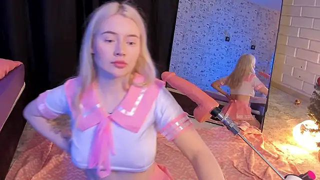 Lillie Berry online show from 02.04.26