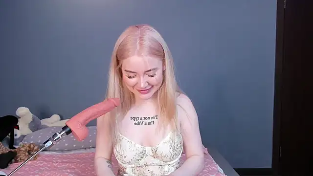 Lillie Berry online show from 04.25.26
