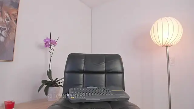  Alicerosee online show from 06.03.26