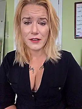 RhondaRump online show from 10.26.25