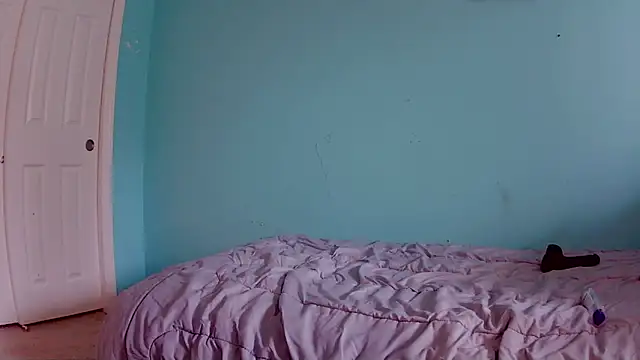 Snapshot of RhondaRump chatting on 12.18.25 RhondaRump online show from 12.18.25