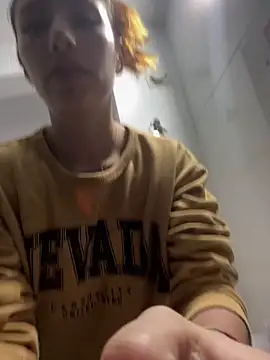 Snapshot of AriaBliss- chatting on 09.30.25 AriaBliss- online show from 09.30.25