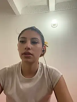 Snapshot of AriaBliss- chatting on 10.02.25 AriaBliss- online show from 10.02.25