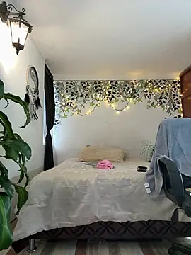 Snapshot of Oliver_11Ed chatting on 03.30.26 Oliver 11Ed online show from 03.30.26