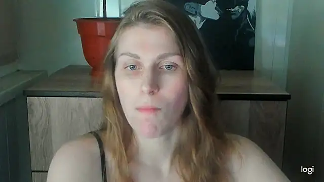 JuliaMuuun online show from 07.04.26