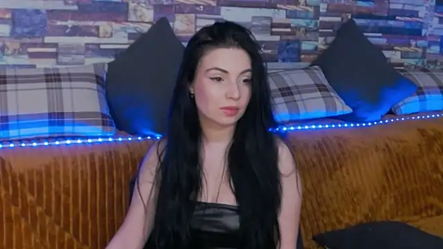 GrayLunna online show from 12.16.25