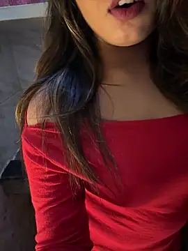 Snapshot of sexy-sukriti chatting on 12.15.25 sexy-sukriti online show from 12.15.25