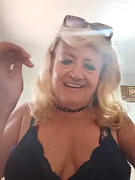Belladama61 online show from 04.28.26