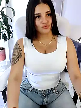 Snapshot of Julieta92_ chatting on 02.04.26 Julieta92 online show from 02.04.26