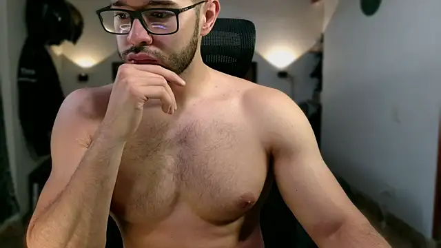 Snapshot of jacobmuscle4u chatting on 10.17.25 jacobmuscle4u online show from 10.17.25