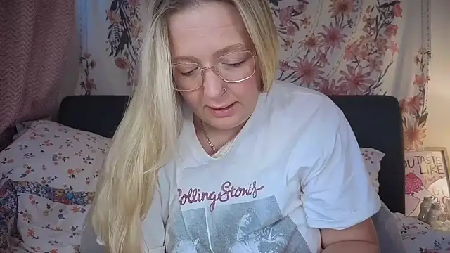 Snapshot of Daisyxoxo_ chatting on 01.11.26 Daisyxoxo online show from 01.11.26