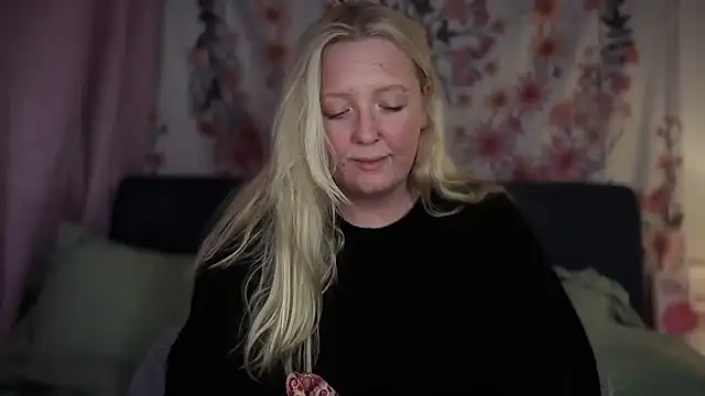 Snapshot of Daisyxoxo_ chatting on 02.06.26 Daisyxoxo online show from 02.06.26