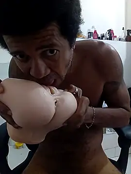 Snapshot of moreno25centimetro chatting on 01.12.26 moreno25centimetro online show from 01.12.26