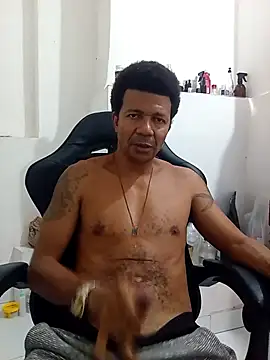 Snapshot of moreno25centimetro chatting on 01.19.26 moreno25centimetro online show from 01.19.26