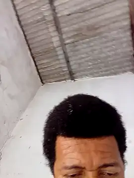 Snapshot of moreno25centimetro chatting on 02.14.26 moreno25centimetro online show from 02.14.26