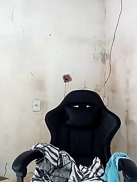 Snapshot of moreno25centimetro chatting on 02.28.26 moreno25centimetro online show from 02.28.26