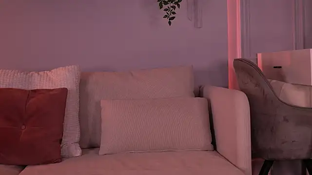 MillaSerene online show from 05.01.26