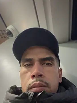 Snapshot of alberto5987 chatting on 12.16.25 alberto5987 online show from 12.16.25