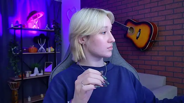 Snapshot of CinBellamy chatting on 01.09.26 CinBellamy online show from 01.09.26