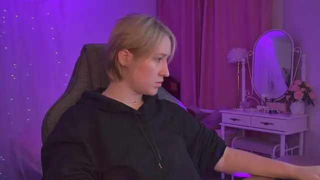 Snapshot of CinBellamy chatting on 01.14.26 CinBellamy online show from 01.14.26