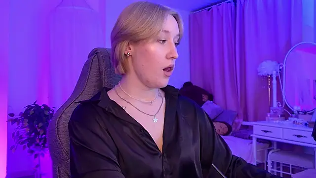 Snapshot of CinBellamy chatting on 01.19.26 CinBellamy online show from 01.19.26