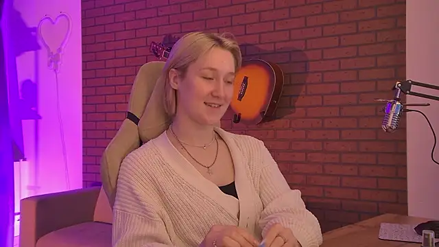 Snapshot of CinBellamy chatting on 02.26.26 CinBellamy online show from 02.26.26