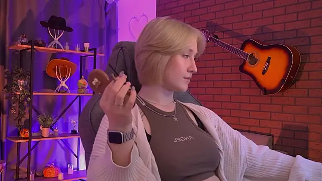 Snapshot of CinBellamy chatting on 03.15.26 CinBellamy online show from 03.15.26