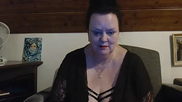 TiffanyMature online show from 04.05.26