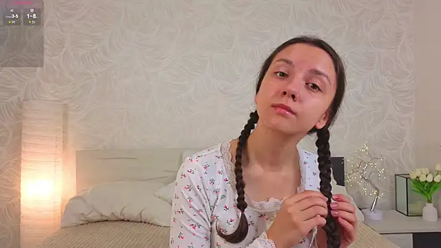 Snapshot of GiseleLamos chatting on 10.10.25 GiseleLamos online show from 10.10.25