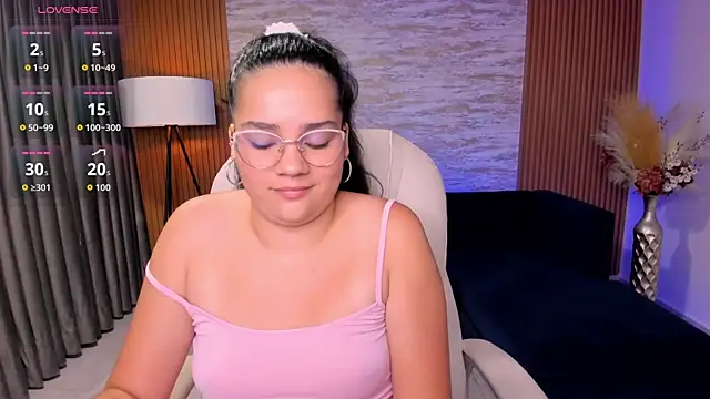 karlie small online show from 07.28.26