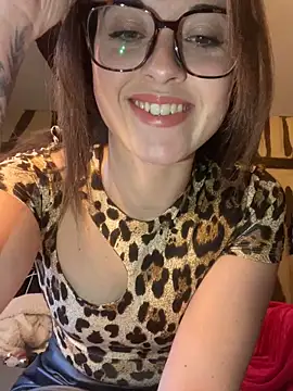 Snapshot of Toto-pika chatting on 02.25.26 Toto-pika online show from 02.25.26