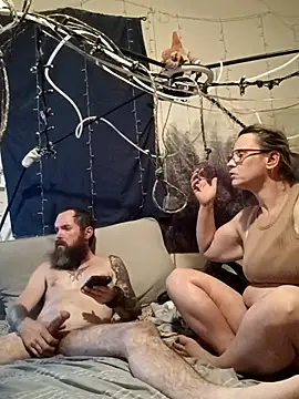 Snapshot of PremiumKitty chatting on 11.23.25 PremiumKitty online show from 11.23.25