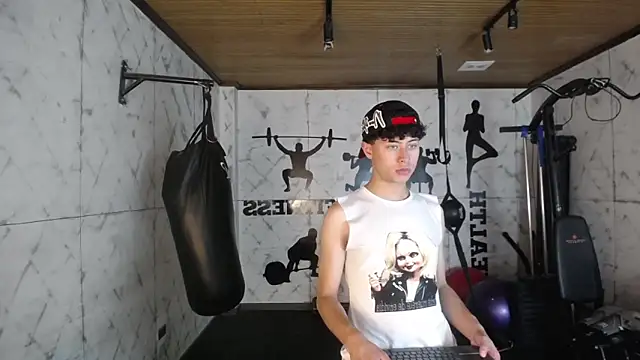 Snapshot of NoahDupont chatting on 09.22.25 NoahDupont online show from 09.22.25