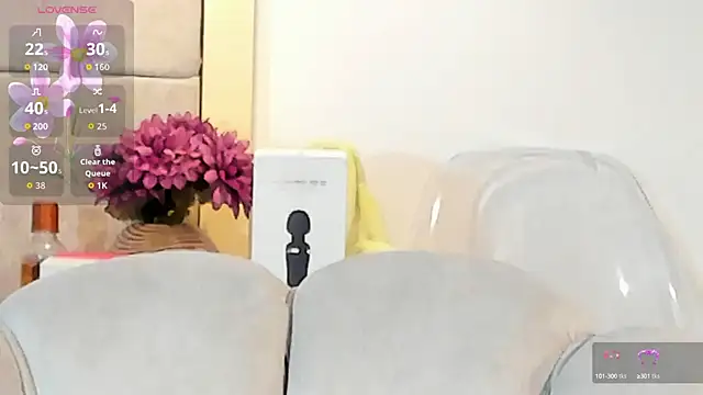 VioletHilton online show from 09.12.25