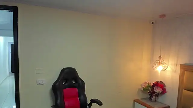 MELISSAROUGE online show from 04.21.26