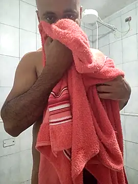 reisloko online show from 10.31.25