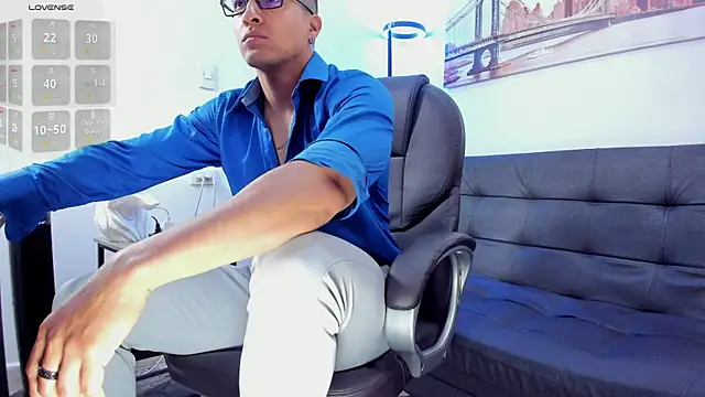 Snapshot of Dash_Bukoski chatting on 10.21.25 Dash Bukoski online show from 10.21.25