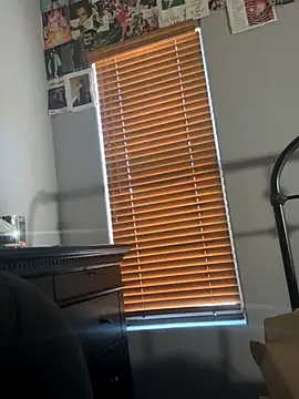 Snapshot of M1l3yD3w chatting on 09.28.25 M1l3yD3w online show from 09.28.25