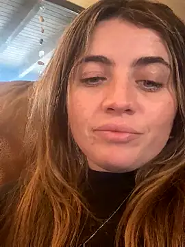 Snapshot of M1l3yD3w chatting on 11.15.25 M1l3yD3w online show from 11.15.25