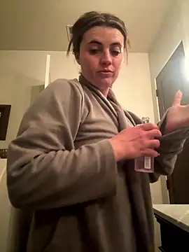 Snapshot of M1l3yD3w chatting on 01.12.26 M1l3yD3w online show from 01.12.26